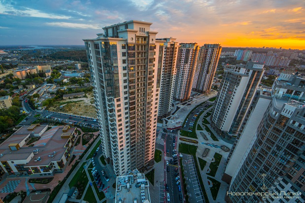 Оболоньский квартал. Вечерний вид.