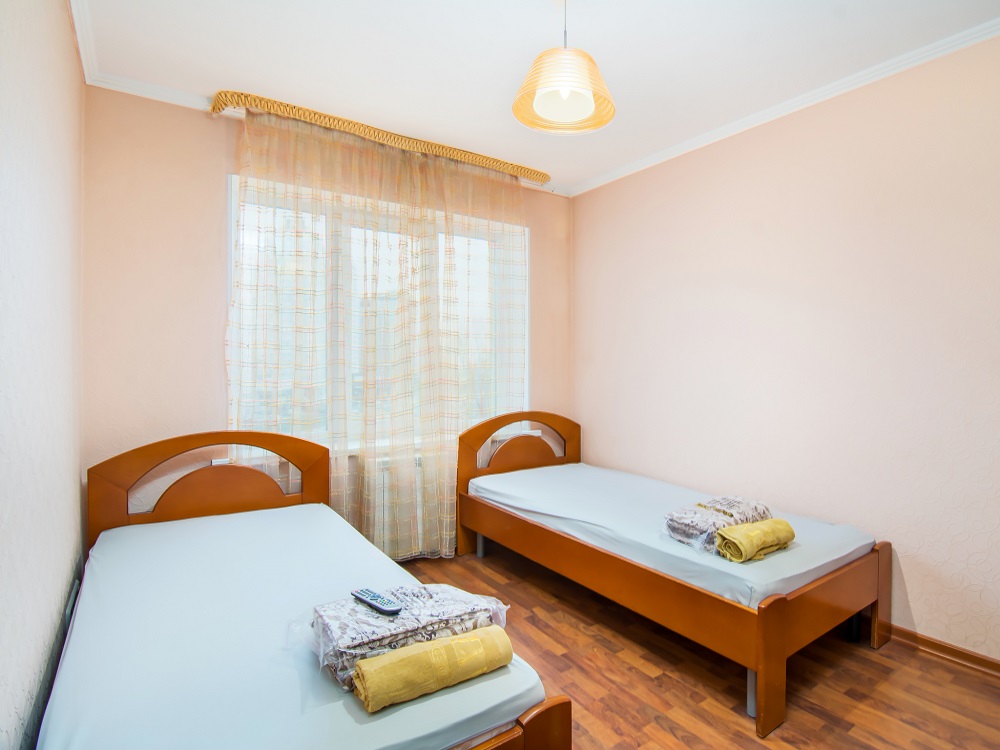 4-к.квартира подобово у Києві, вул. Левка Лук`яненко 13-а (Маршала Тимошенко)