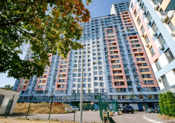 2-к. квартира на добу у Києві. вул. Богатирська 6а, 10 поверх