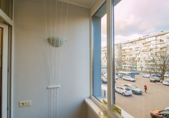 1-к. квартира на добу у Києві. вул. Богатирська 6а, 2 поверх