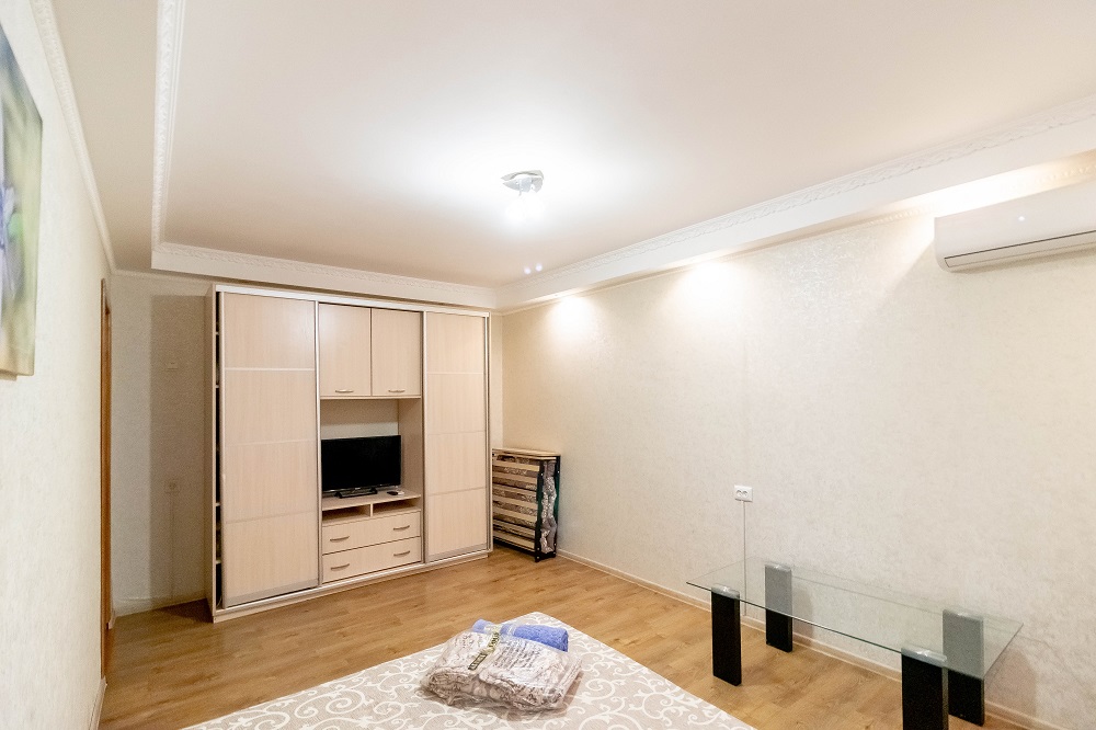 1-к.квартира подобово в Києві, пр-т Володимира Івасюка 19а (Героів Сталінграду)