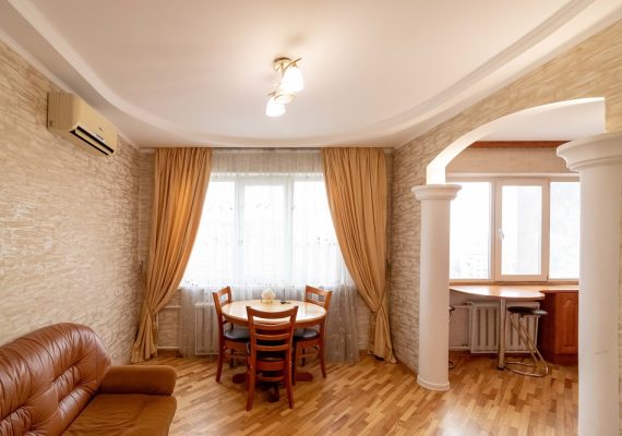 3-к. квартира на добу в Києві. вул. Озерна 8 (для навігації – район Оболонь) 3-к. квартира на добу в Києві. вул. Озерна 8 (для навігації – район Оболонь)