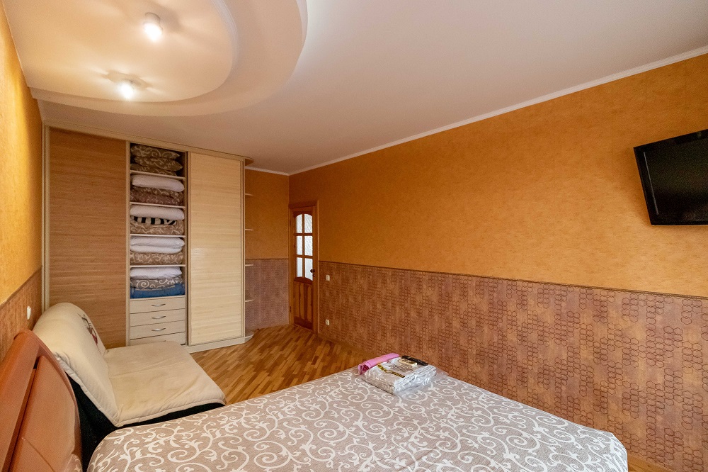 3-к. квартира на добу в Києві. вул. Озерна 8 (для навігації – район Оболонь) 3-к. квартира на добу в Києві. вул. Озерна 8 (для навігації – район Оболонь)