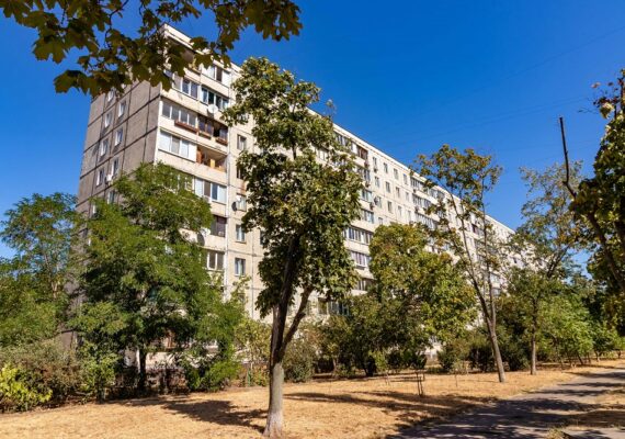 2-к. квартира на добу в Києві. пр-т Володимира Івасюка 17 (Героів Сталінграду)