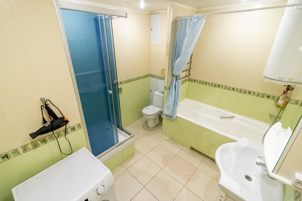 3-к. квартира на добу в Києві. вул. Озерна 8 (для навігації – район Оболонь) 3-к. квартира на добу в Києві. вул. Озерна 8 (для навігації – район Оболонь)