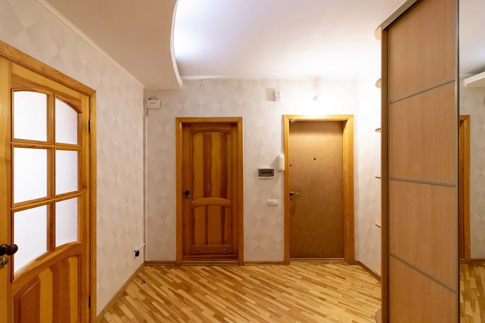 3-к. квартира на добу в Києві. вул. Озерна 8 (для навігації – район Оболонь) 3-к. квартира на добу в Києві. вул. Озерна 8 (для навігації – район Оболонь)