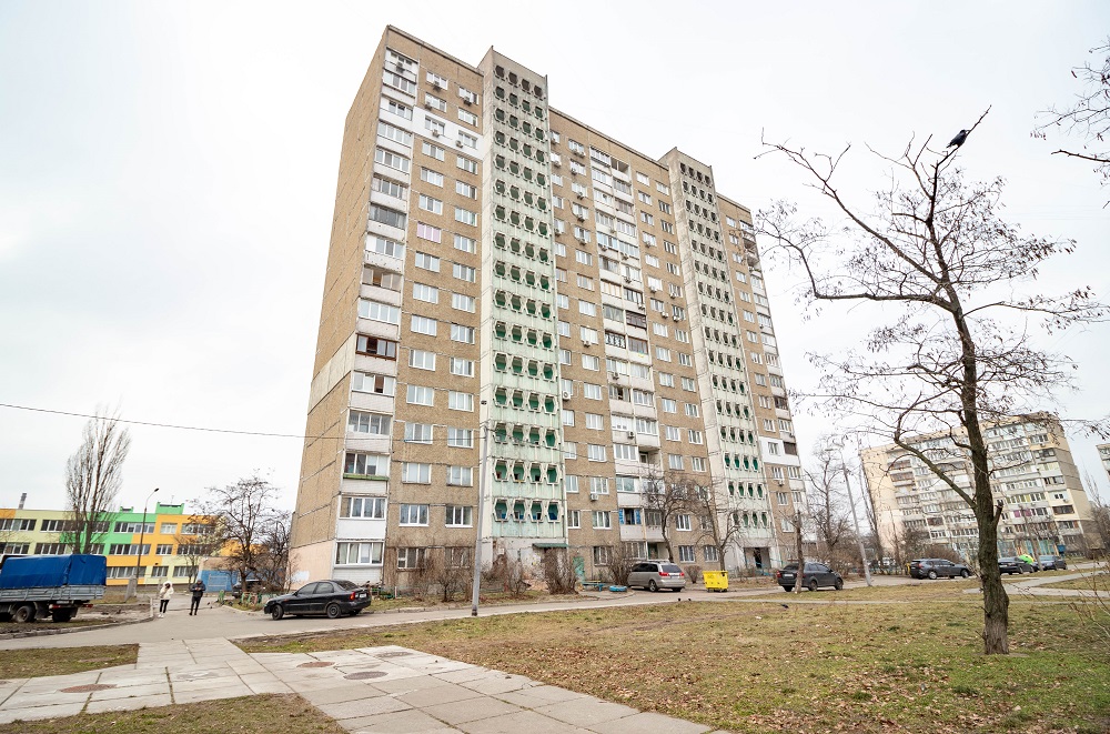 3-к. квартира на добу в Києві. вул. Озерна 8 (для навігації – район Оболонь)