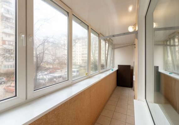 2-к. квартира на добу в Києві. вул. Героїв Дніпра 36-Б