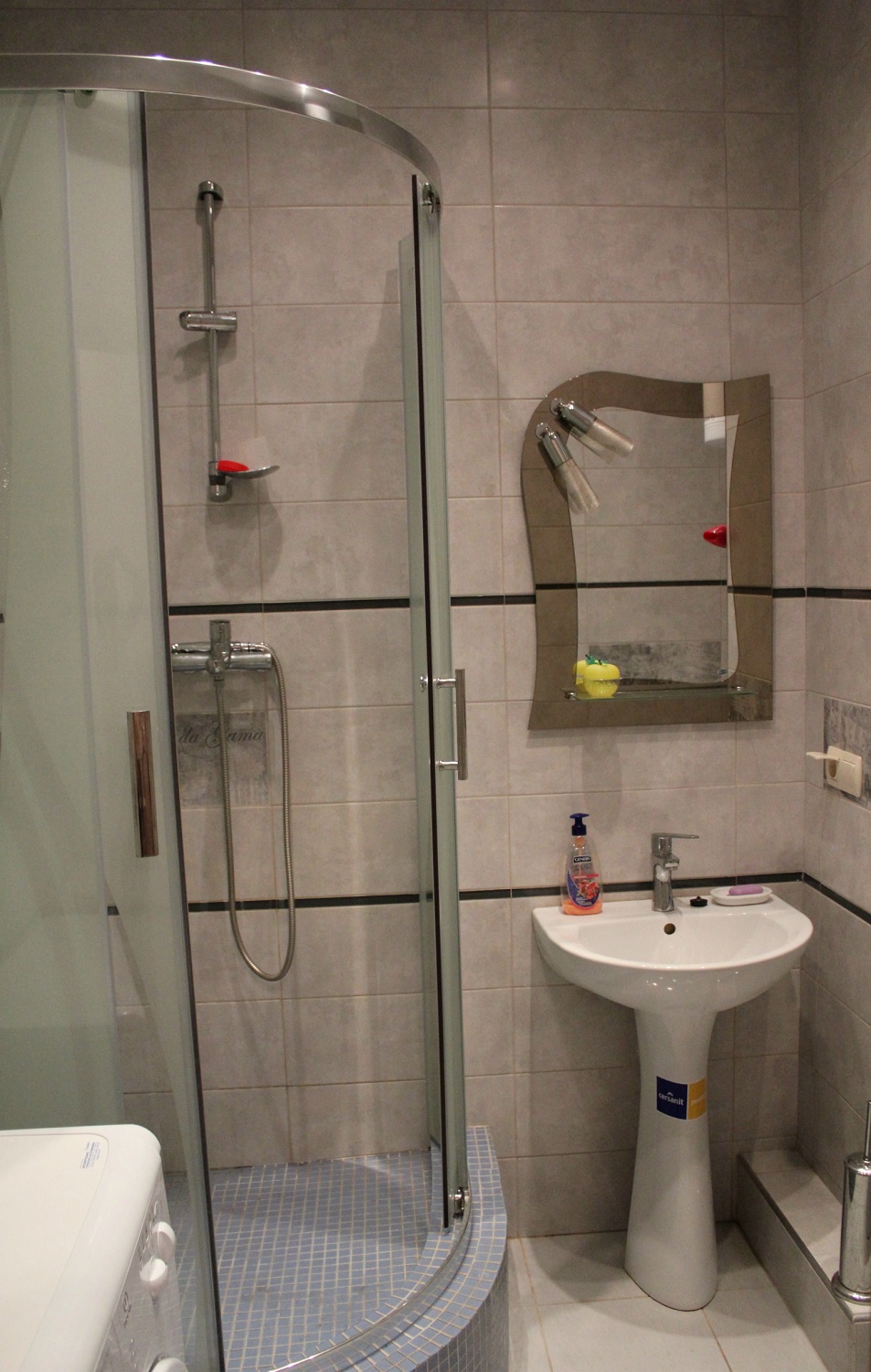 2-к. квартира на добу в Києві, вул. Петра Калнишевського 7, 4 секція