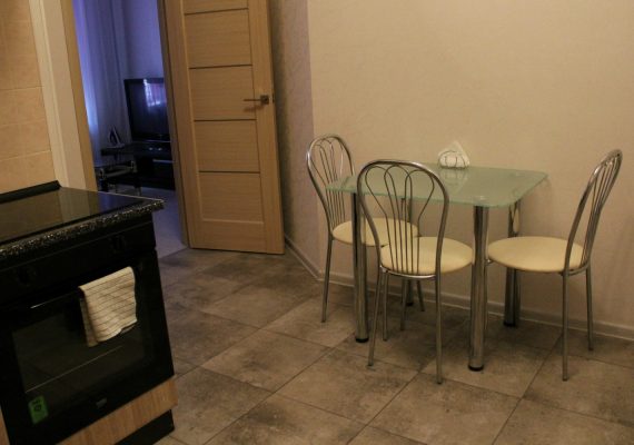 2-к. квартира на добу в Києві, вул. Петра Калнишевського 7, 4 секція