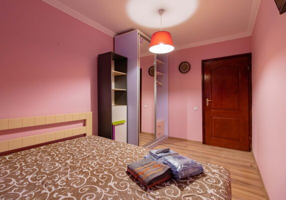 3-к. квартира на добу в Києві, проспект Оболонський 16Е