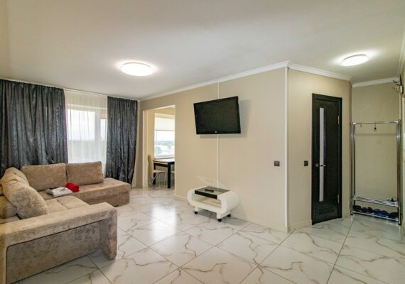 3-к.квартира подобово в Києві, вул. Прирічна 5